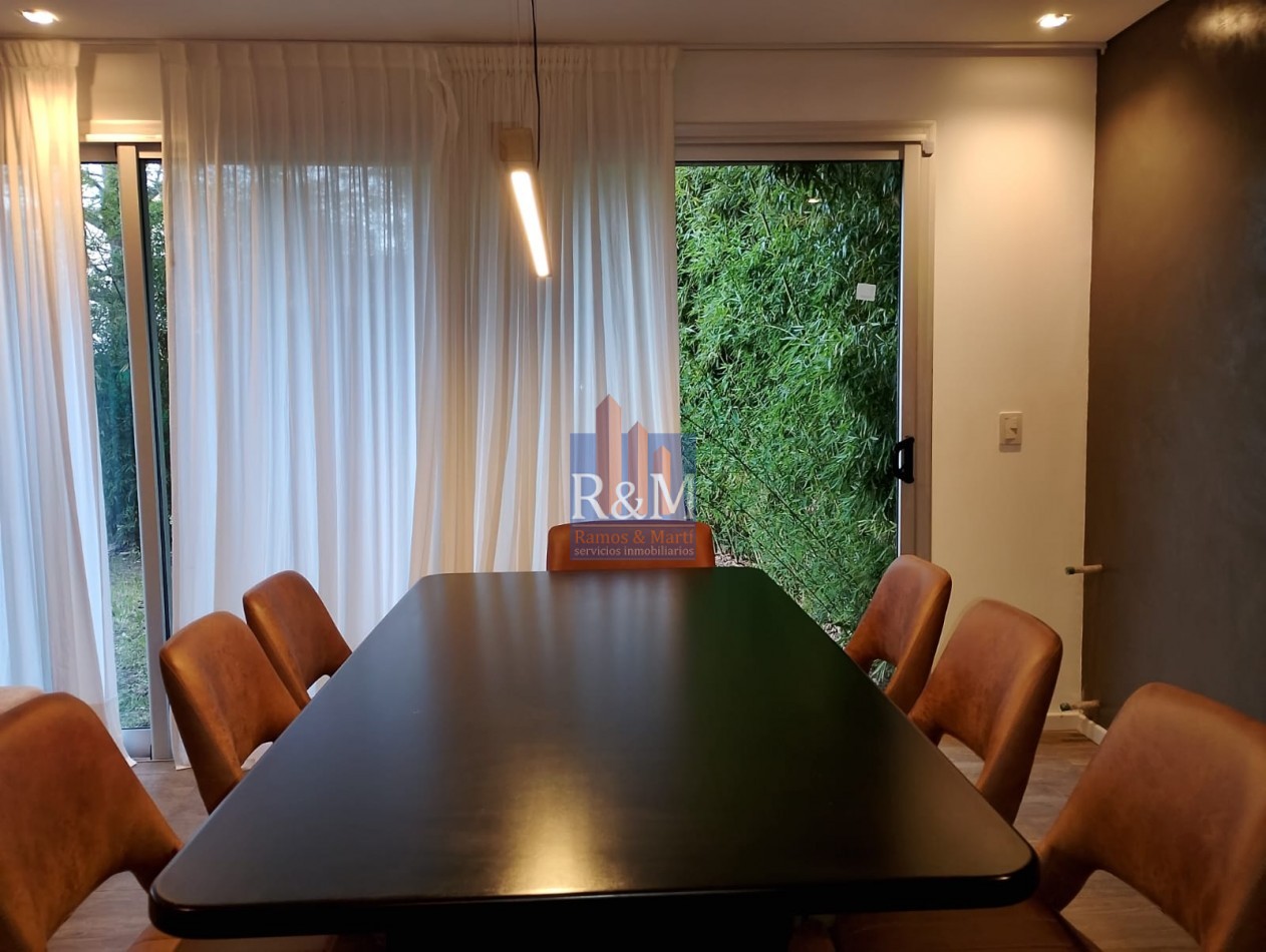 VILLA WARCALDE: CASA PH 2D MUY MODERNA