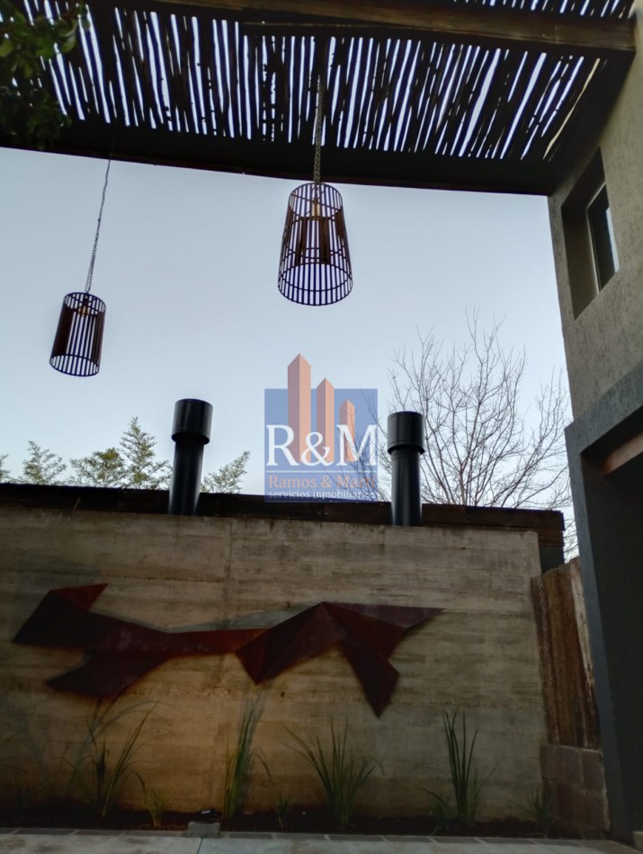 VILLA WARCALDE: CASA PH 2D MUY MODERNA