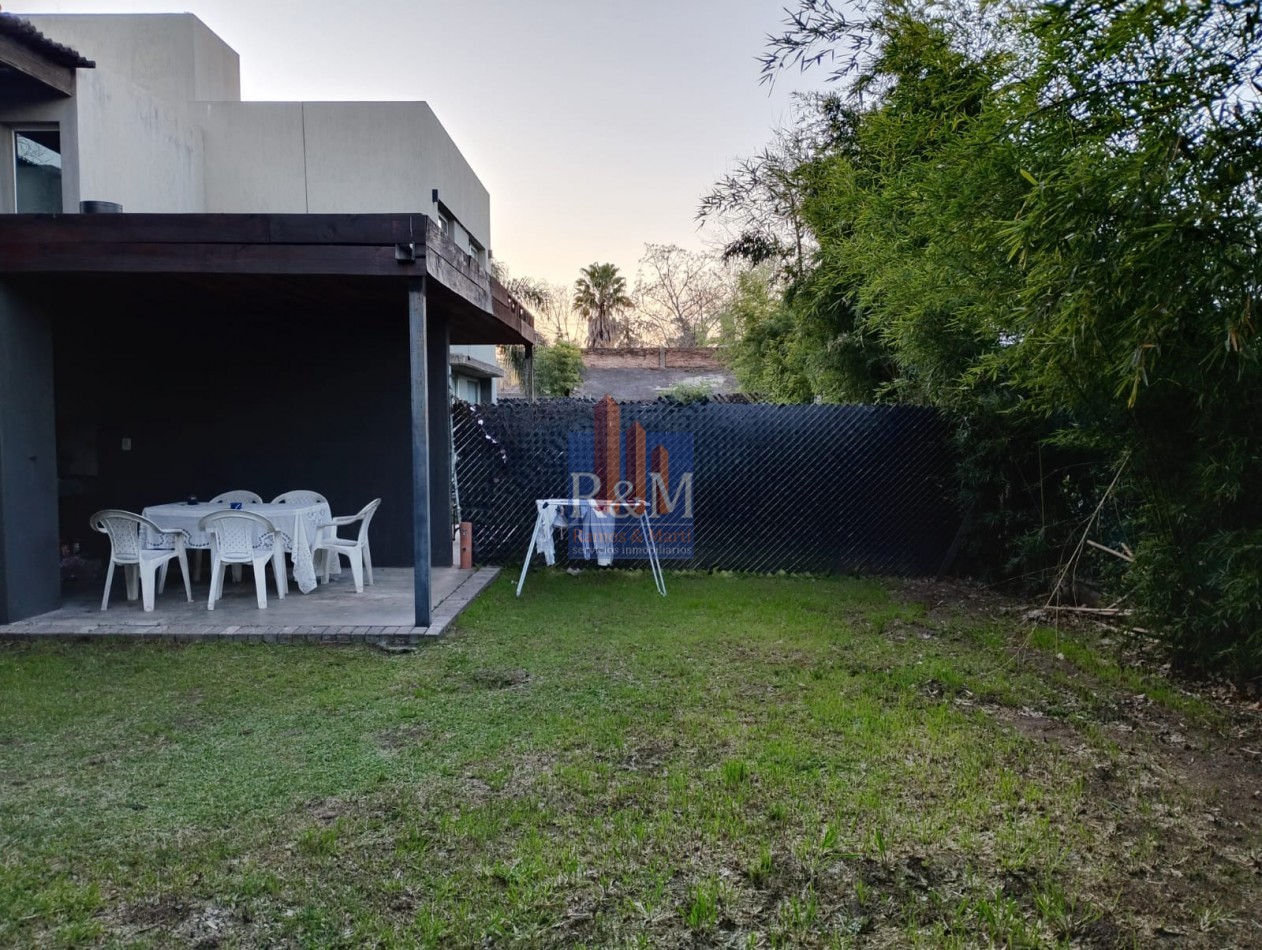 VILLA WARCALDE: CASA PH 2D MUY MODERNA