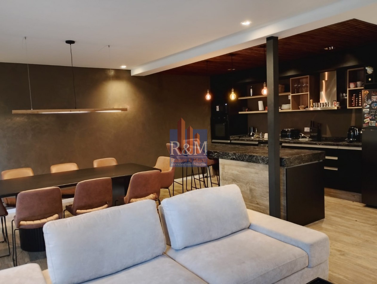 VILLA WARCALDE: CASA PH 2D MUY MODERNA