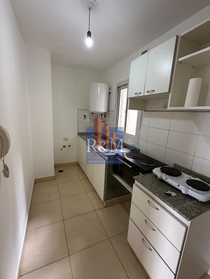 CENTRO: DPTO 1D CON BALCON MTS CAÑADA