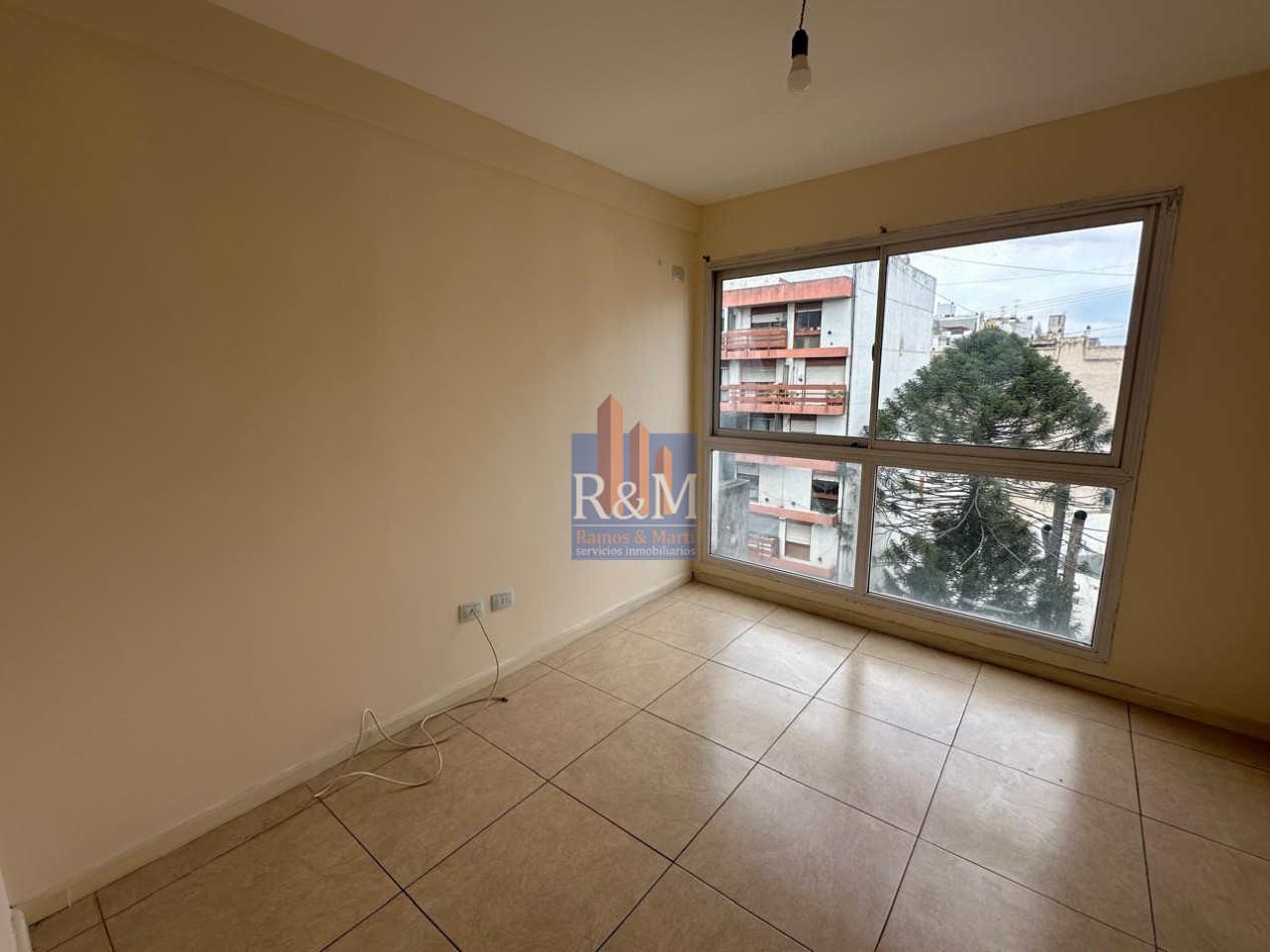 CENTRO: DPTO 1D CON BALCON MTS CAÑADA