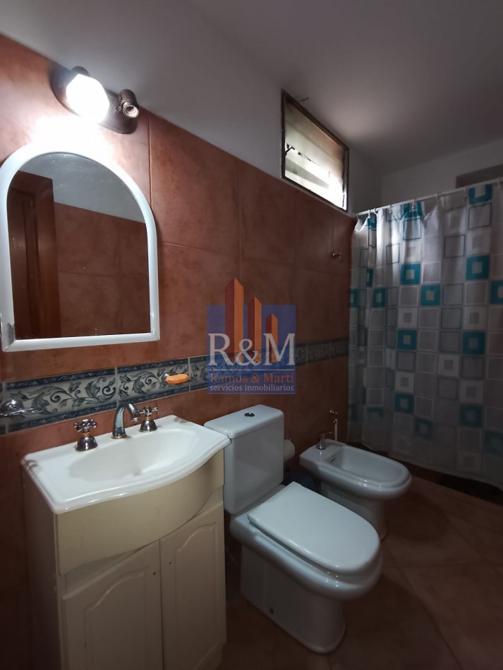 SAN ANTONIO DE ARREDONDO: CASA CON AMPLIO TERRENO Y PILETA