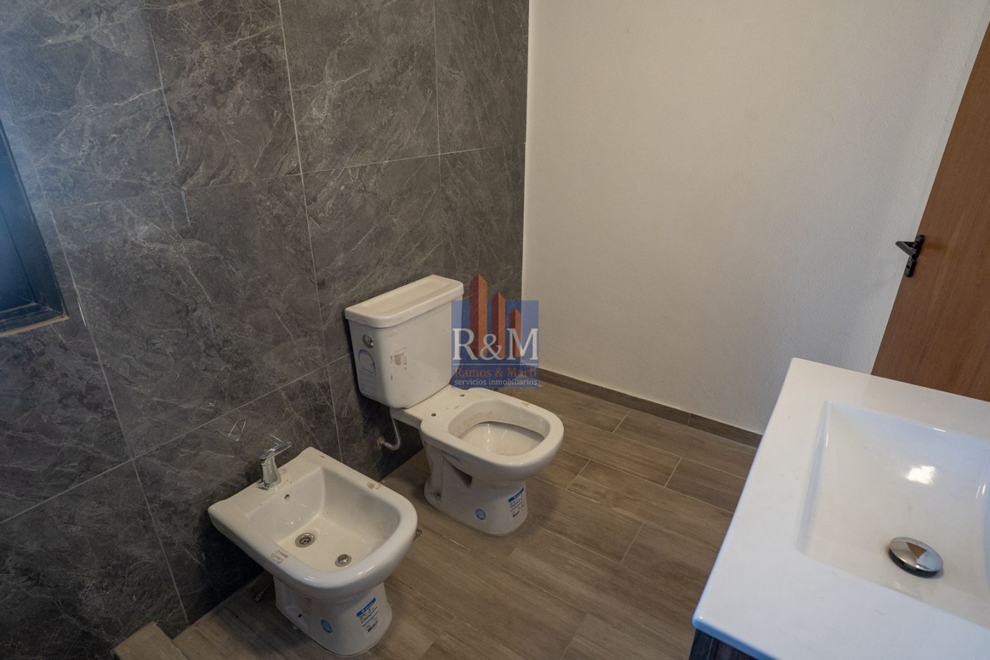 DOCTA: DUPLEX 3D, 2B Y ASADOR - A ESTRENAR
