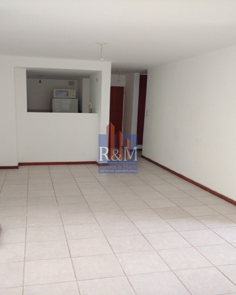 MILENICA UNIVERSITARIA: DPTO 1D CON BALCON Y COCHERA