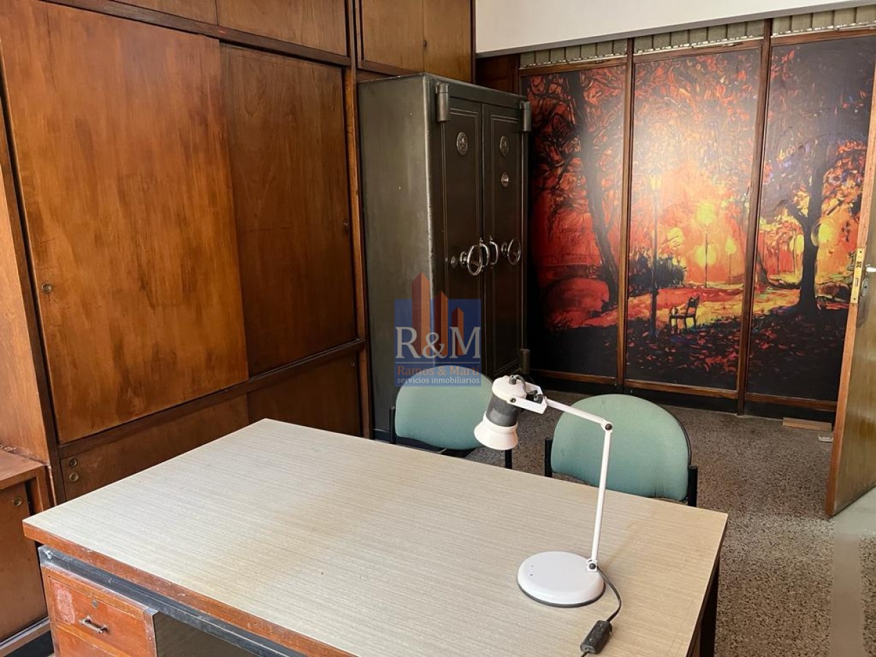 CENTRO: OFICINAS EN GALERIA CONDOR AV COLON 352