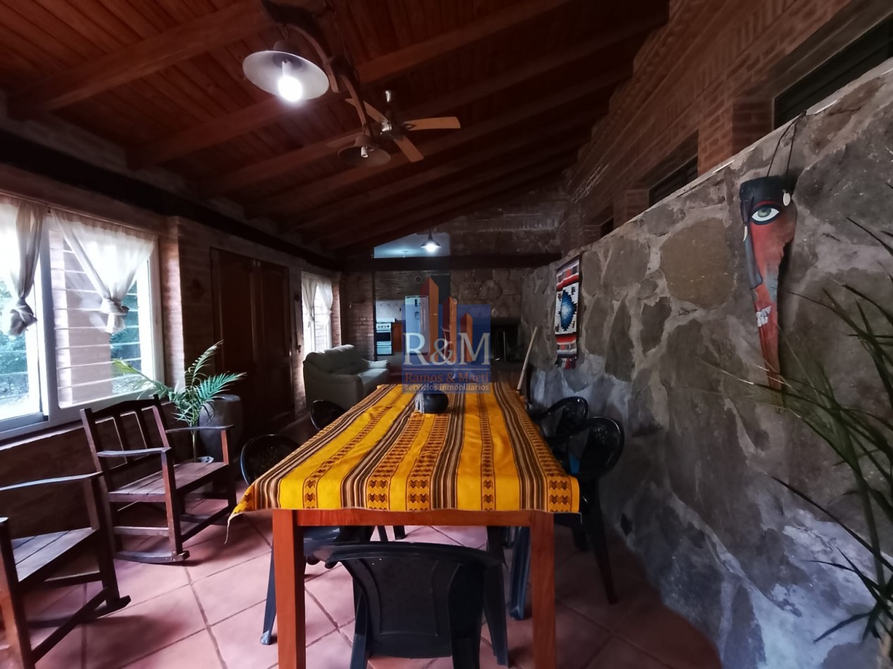 SAN ANTONIO DE ARREDONDO: CASA CON AMPLIO TERRENO Y PILETA