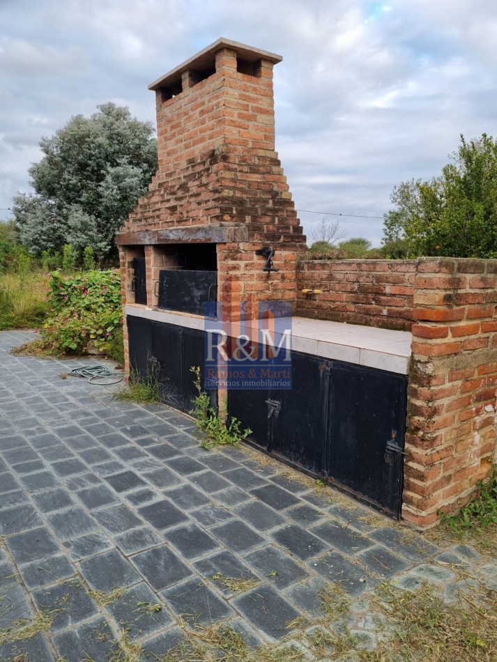 MALAGUEÑO: CASA DE PIEDRA 3D CON PILETA Y PARQUE