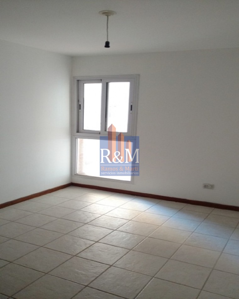 MILENICA UNIVERSITARIA: DPTO 1D CON BALCON Y COCHERA