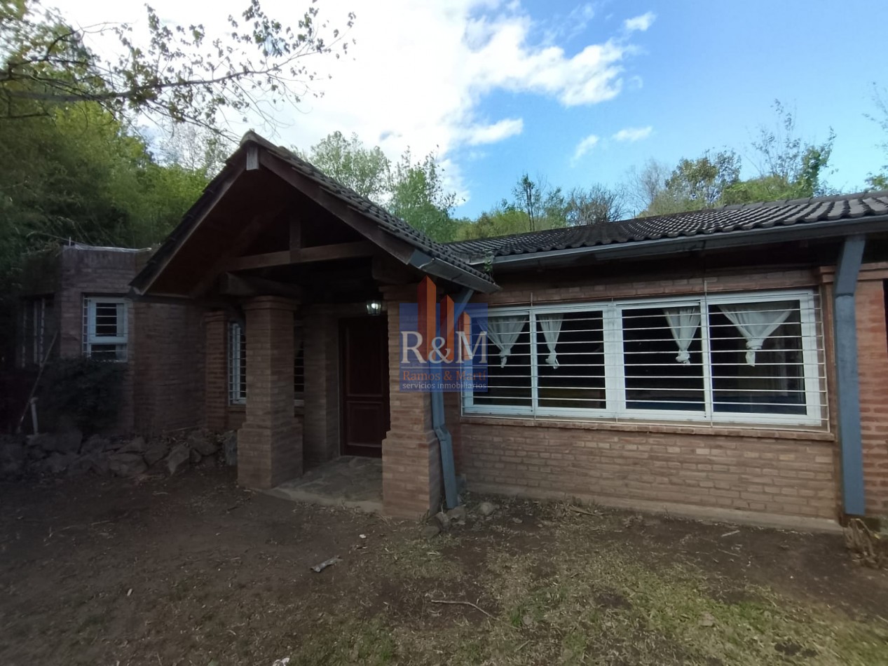 SAN ANTONIO DE ARREDONDO: CASA CON AMPLIO TERRENO Y PILETA