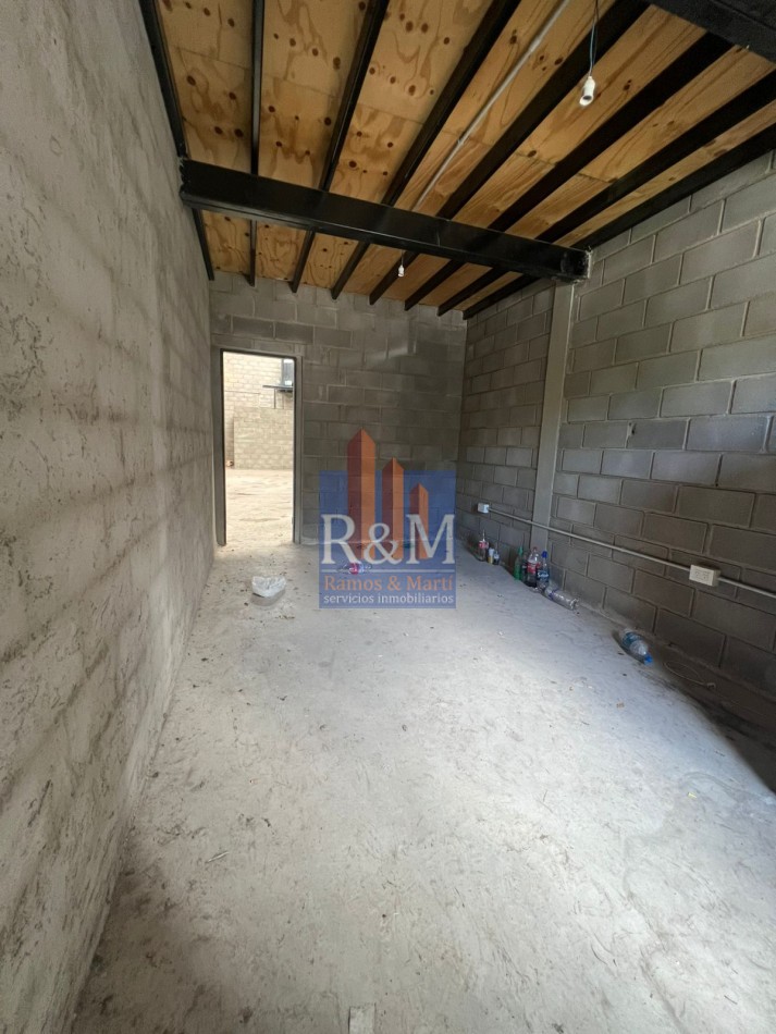 PRIMERO DE MAYO: GALPON DE 250 M2