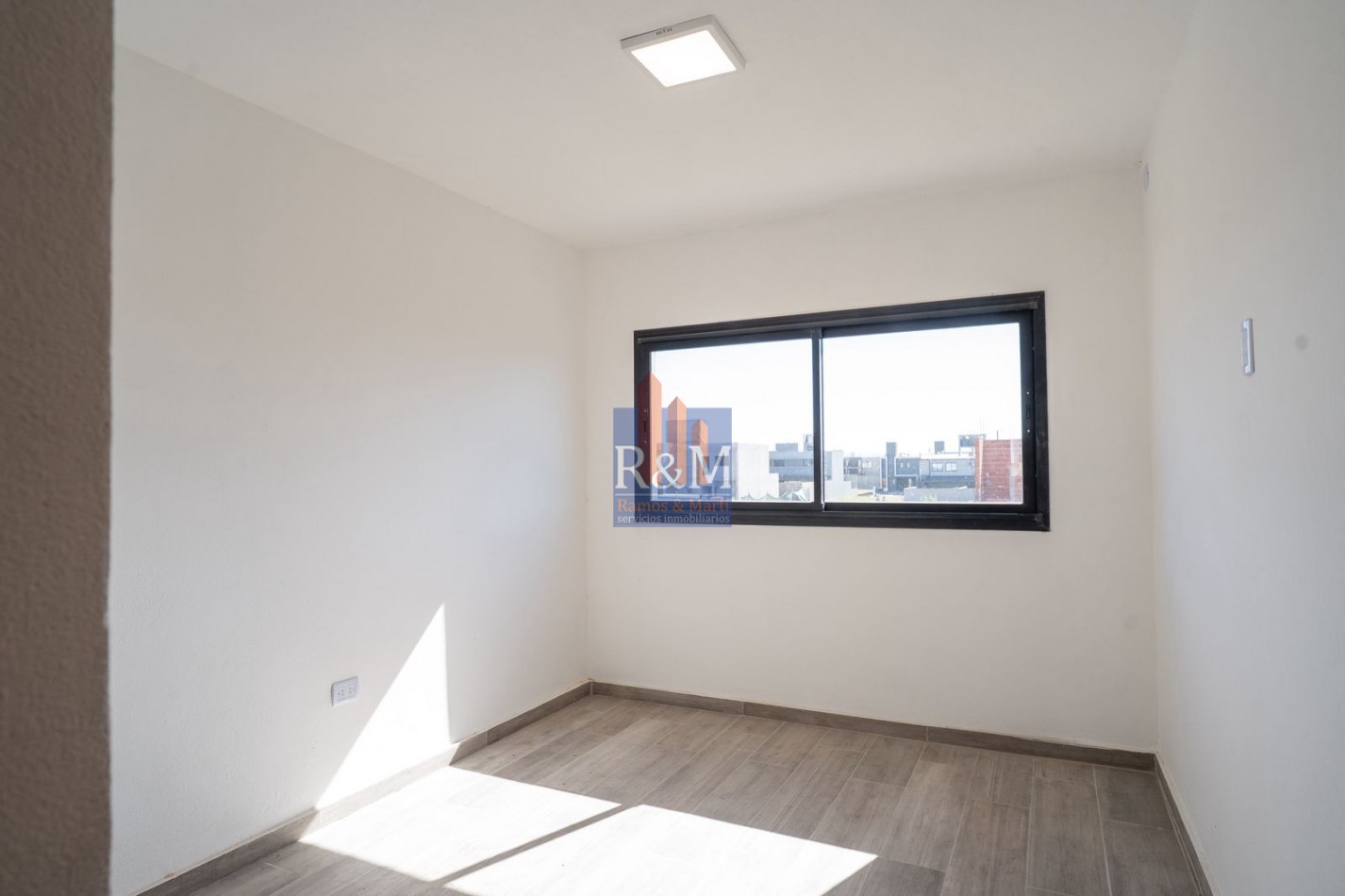 DOCTA: DUPLEX 3D, 2B Y ASADOR - A ESTRENAR