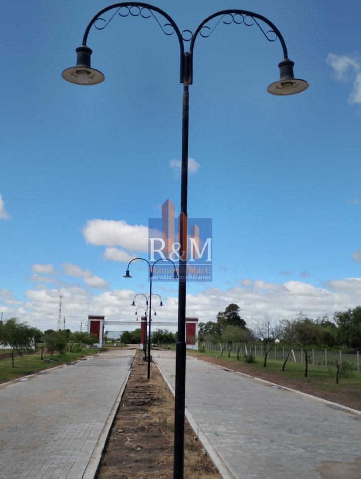 MONTECRISTO: LOTES BARRIO CERRADO CON MINIMA ENTREGA