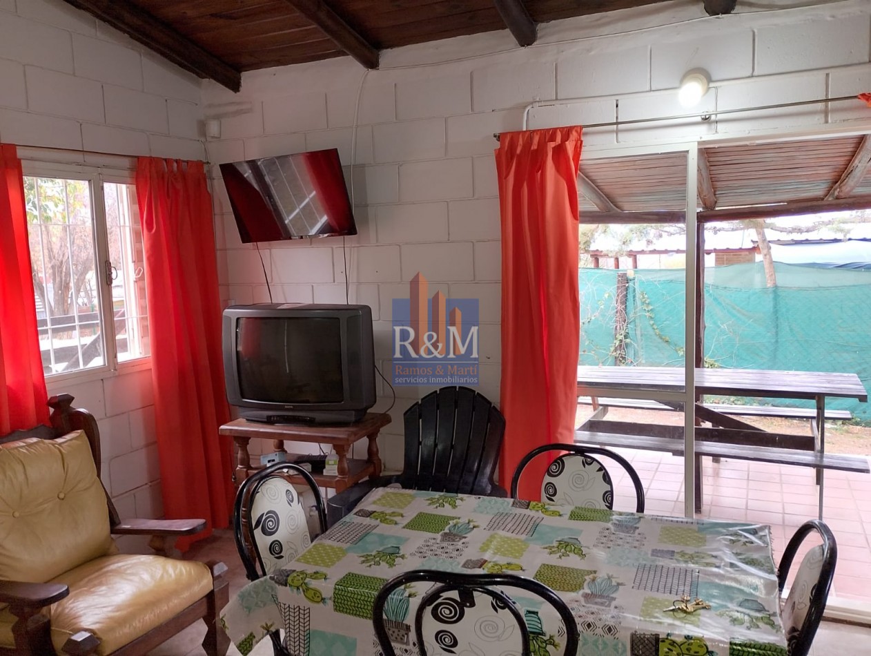 VILLA CAEIRO: CASA 2D CON PILETA