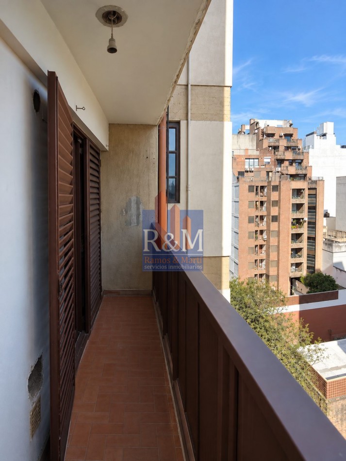 ALBERDI: DPTO 2D SEMIPISO CON BALCON