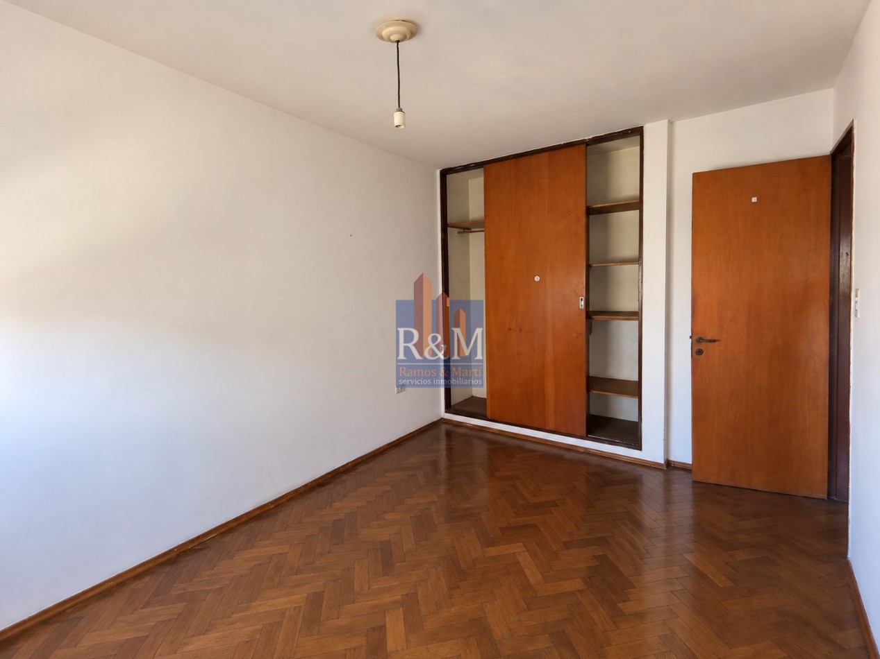 ALBERDI: DPTO 2D SEMIPISO CON BALCON