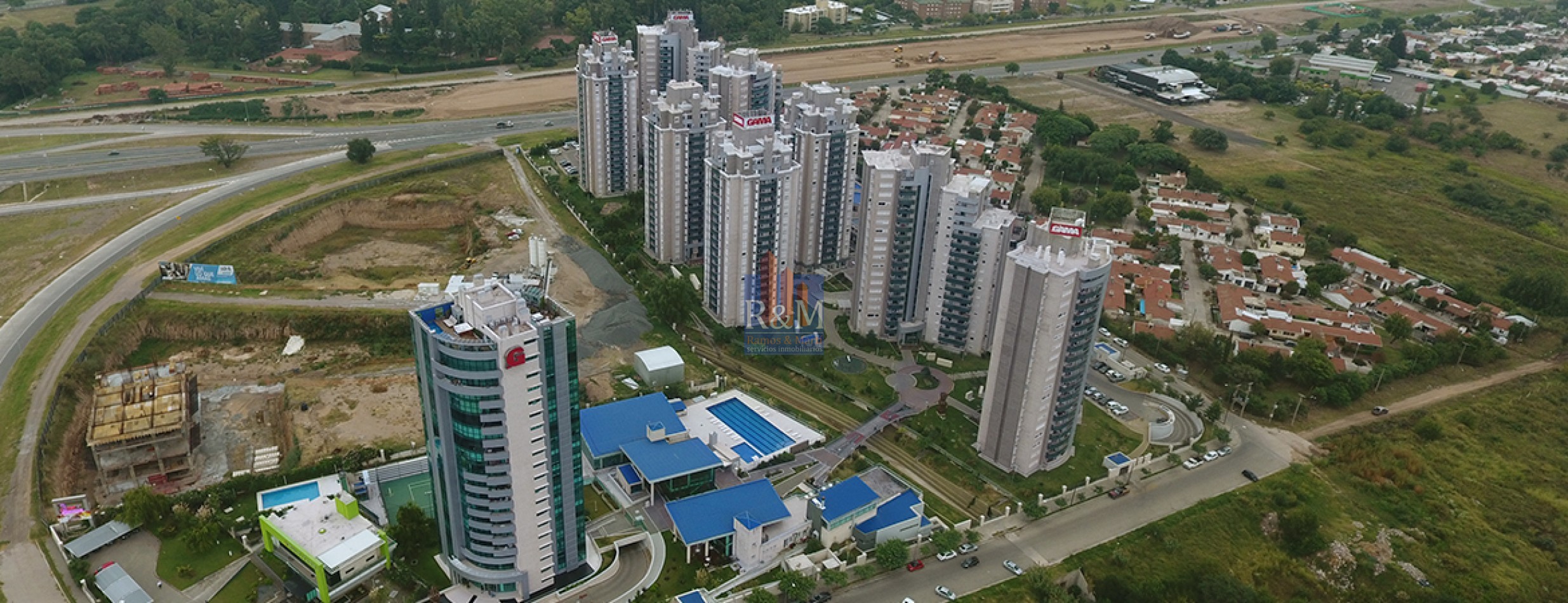 ALTO VILLASOL: SE VENDE COCHERA SUBT