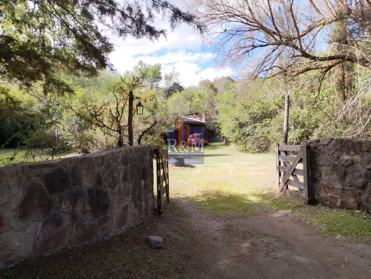 SAN ANTONIO DE ARREDONDO: CASA CON AMPLIO TERRENO Y PILETA
