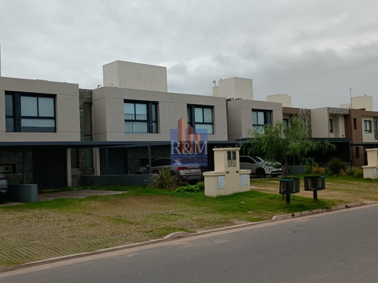 SIETE SOLES: DUPLEX 3D, 3B Y PILETA